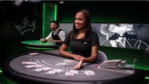 Antarmuka pemain Capsa Banting di bets10 dengan tombol aksi dan live chat dealer